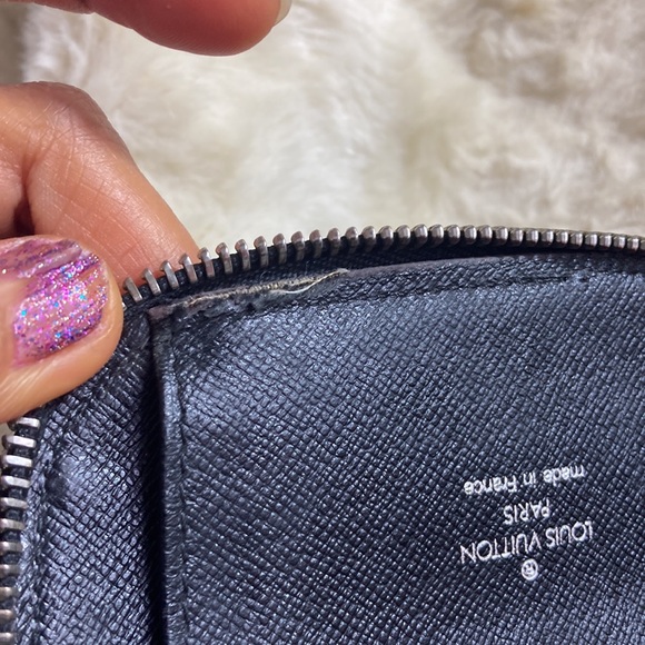 Authentic LOuis Vuitton Organizer - Picture 15 of 16